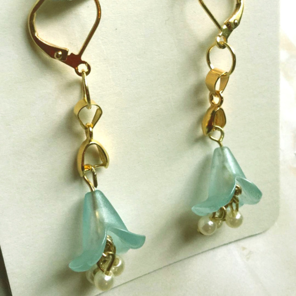 HOST PICK 🎉18K GP Cinderella Blue Rose Earrings - Picture 4 of 5